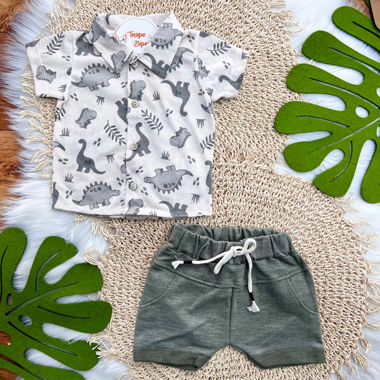Conj. Camisa Dinosaurs e Bermuda - Verde